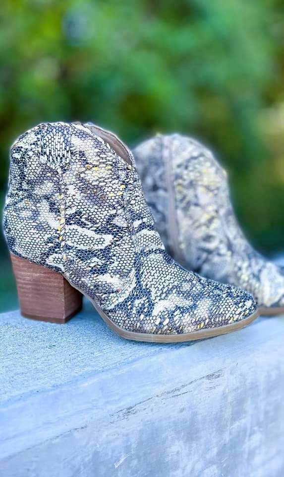 Very G Booties